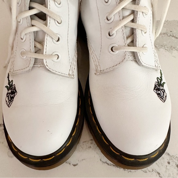 Dr Martens Vonda Floral Lace Up Boots - Picture 11 of 16